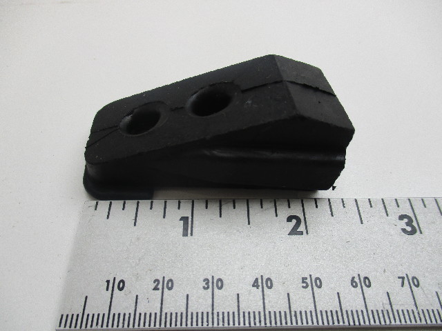 318401 0318401 OMC Evinrude Johnson Outboard Rubber Grommet NLA