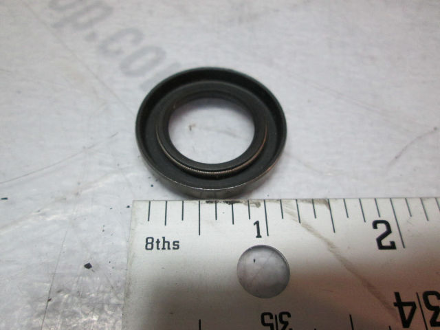 321831 0321831 Seal Evinrude Johnson OMC 4-15 HP Outboards