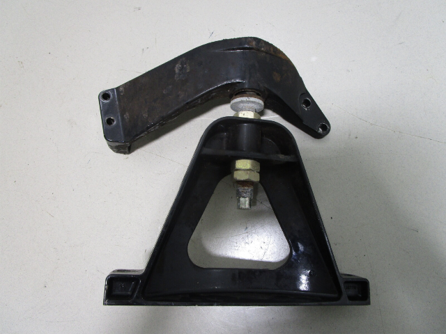 32778T 73571A2 Front Motor Engine Mount Bracket 3.0 Mercruiser Stern Drive