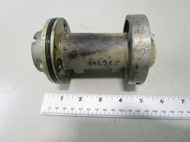 0386920 320037 Propshaft Bearing Carrier Housing Evinrude Johnson 40 50 1970s