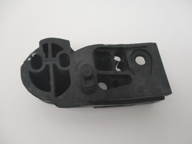 8M0028682 Mercury 30-60 HP 4 Stroke Outboard Lower Cowl Cable Grommet