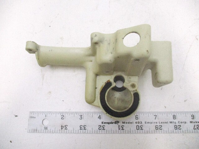 0319289 Evinrude Johnson Air Silencer Base 9.9/10 15 Hp