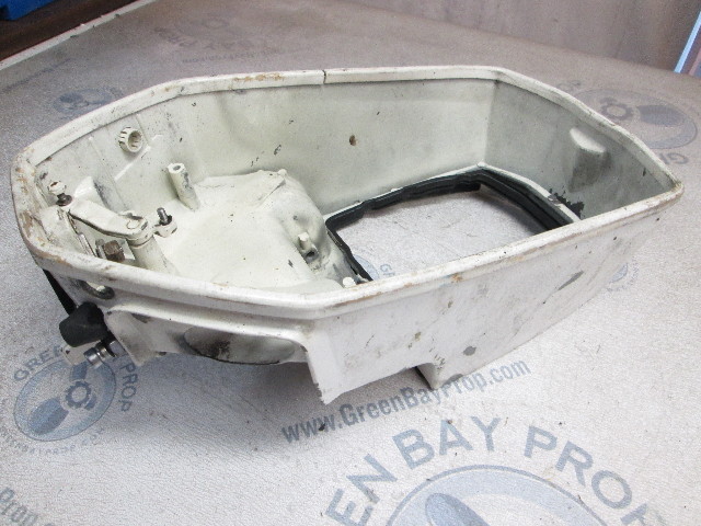 FA492038 817829A1 Chrysler 9.9-15 Hp Outboard Bottom Cowl Engine Support Pan