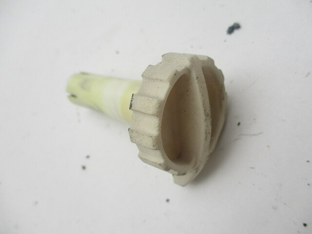 0319152 0207946 Outboard Motor Air Knob Slow Idle Speed Adj. 15 Hp Evinrude Johnson