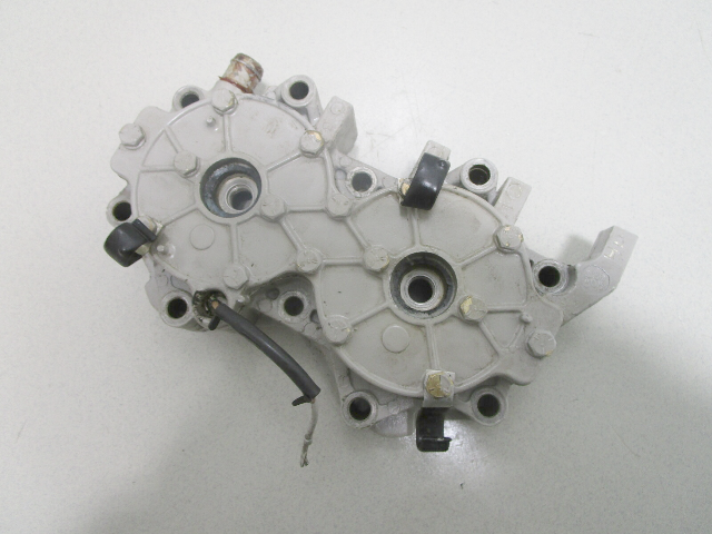 0326505 Evinrude Johnson V4 85-140 Hp Outboard Starboard Cylinder Head