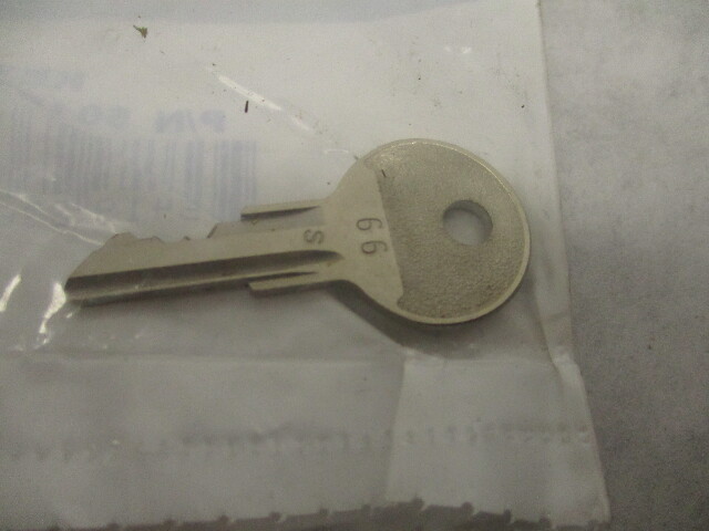 501815 OMC Ignition Switch Key 77-66 for Evinrude Johnson Outboards