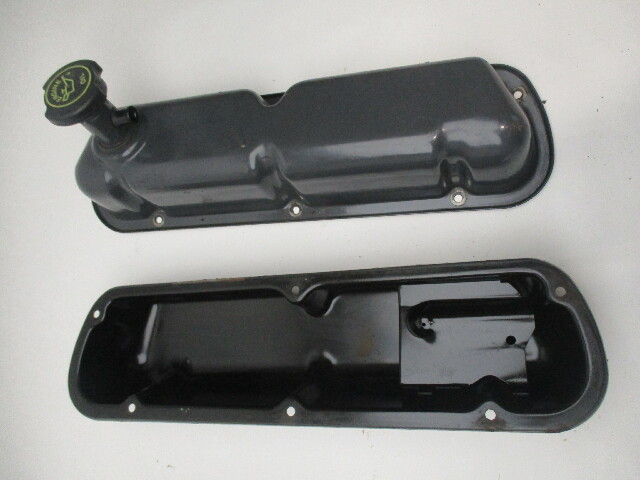 OMC Cobra  Volvo Ford V8 Port Starboard Valve Covers 3853907 3853906