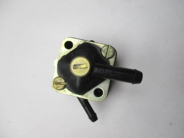 0389046 0395089 0397445 New OMC Evinrude Johnson Outboard Fuel Pump