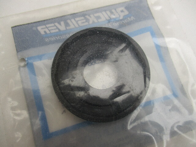 26-125661 New OEM Quicksilver Mercury Mariner Outboard Lower Crankshaft Oil Seal
