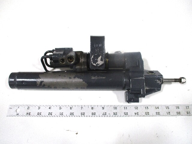 OMC Cobra 4.3 5.0 5.7 Power Steering Cylinder Actuator 0983914 NLA