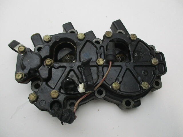 327671 OMC Evinrude Johnson 20-35 HP Outboard Cylinder Head  0327671 0335635