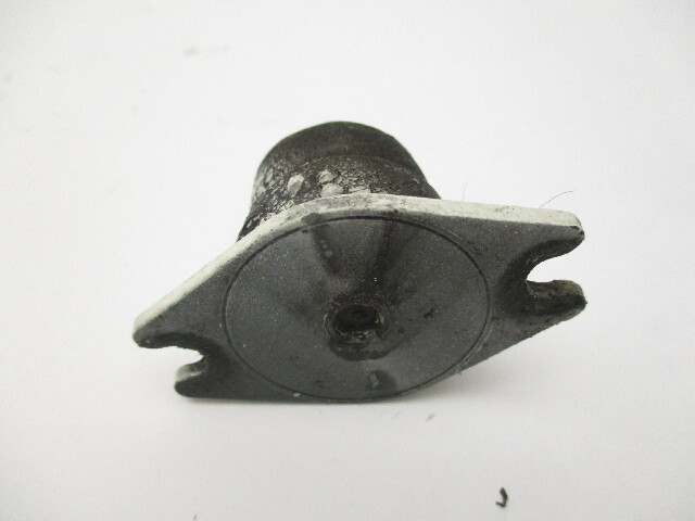 0303879 Upper Midsection Rubber Mount Evinrude Johnson  18-35 Hp 1968-1999