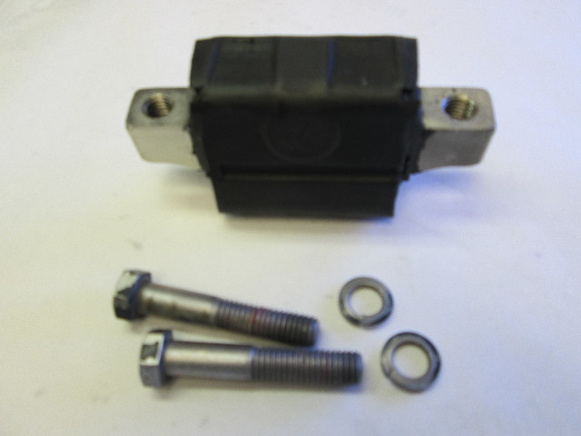 0396366 0432017 Evinrude Johnson Ficht V6 Outboard Upper Rubber Mount Assembly