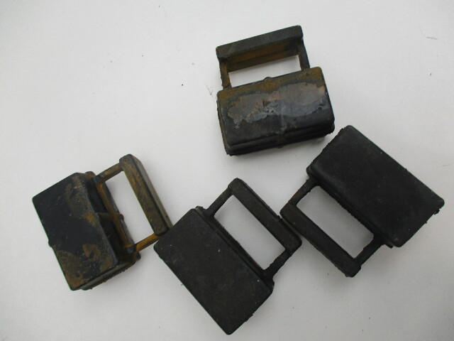421891 Quicksilver Set of 4 Rubber Mount Mercury Mariner 6-15HP 421892 8M0039074