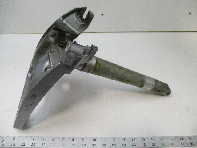 0331475 0329648 Steering Bracket & Pilot Shaft Evinrude Johnson 20-30 Hp Silver