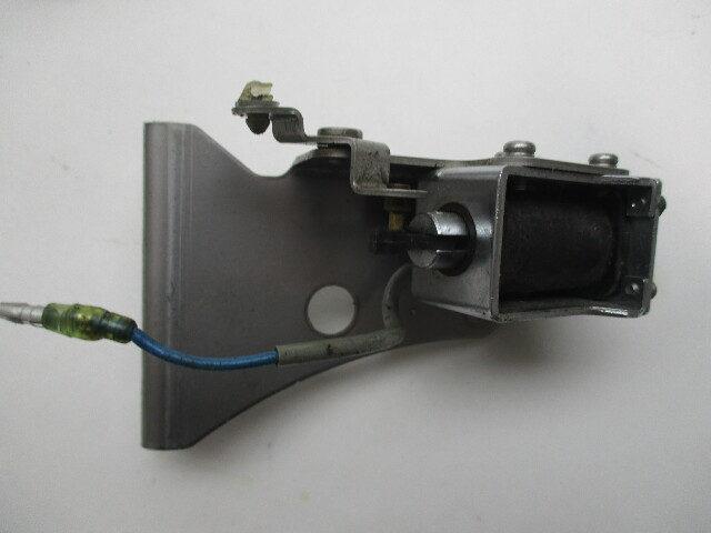 853829A02 Mercury Mariner Outboard 9.9 HP 4 Stroke Choke Solenoid & Bracket