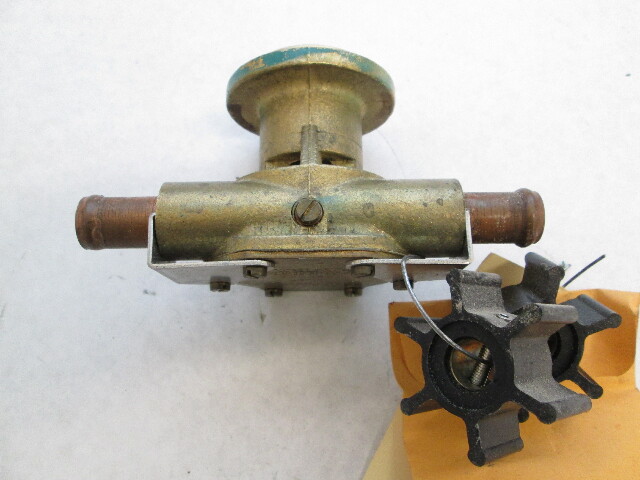 829895 Volvo Penta Diesel MD1 Raw Water Pump MD17C w/New Impeller KIT 21951342