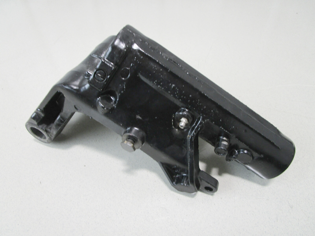 1487-8692A13  Mercury Mariner Swivel Bracket 15-25 Hp Design 1 Co-Pilot