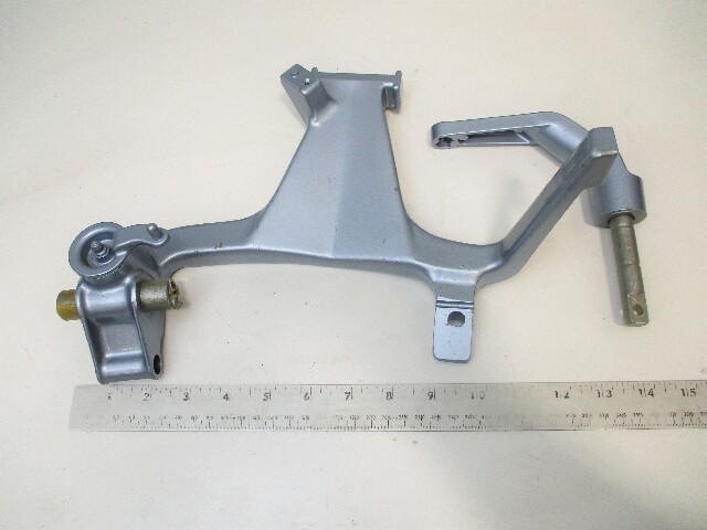 311037, 379897 Evinrude Johnson Outboard 9.5HP Remote Control Steering Bracket