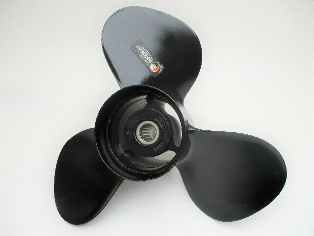 11324A40 15 1/2" X 18P Cupped Alum. Mercury, Mercruiser 4 3/4" Hub 15 Spline RH