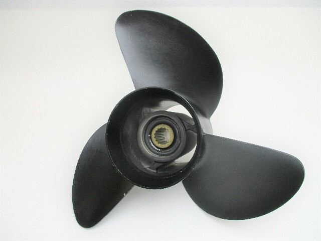 14-5/8" X 16 Pitch "M" Prop Propeller for 150-300 HP Yamaha 15 Tooth Spline