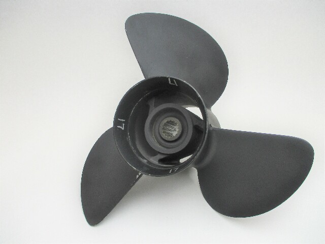 14-1/2 X 17 Pitch "M" Prop Propeller for 150-300 HP Yamaha 15 Tooth Spline
