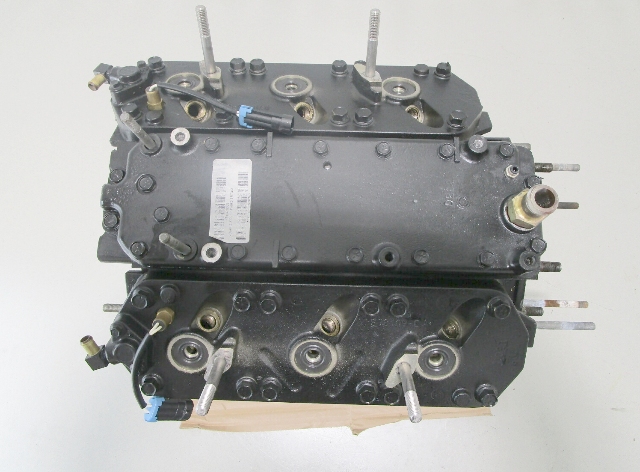 879809A08 Mercury Outboard ProXS 175 HP V6 2.5L Powerhead