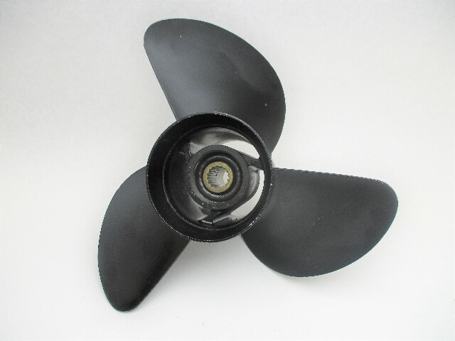 14-5/8" X 16 Pitch "M" Prop Propeller for 150-300 HP Yamaha 15 Tooth Spline