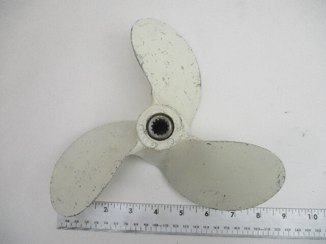 389944 9.2 x 12Pitch NON-THRU HUB EXHAUST Prop 13 Tooth Evinrude Johnson 14-28hp