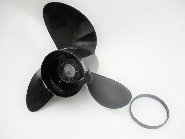 992104 13.25 X 17P Prop 40-140 Hp 4 1/4" Case Mercury Johnson Evinrude Yamaha