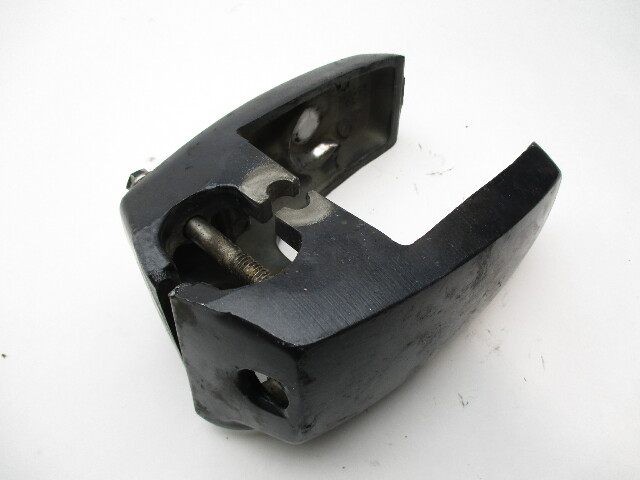 323108 323109 Johnson Evinrude Lower Mounts 321402 321403 316437 316438 0323108