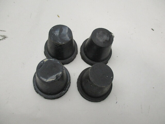 0332413 X 4  Evinrude Johnson Lower Engine Cover Cowl Rubber Mounts 332413
