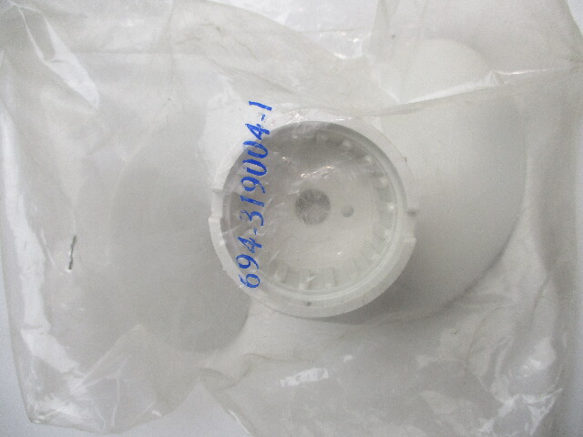 319004 6-1/4" x 6" Pitch Propeller Evinrude/Johnson 4HP Weedless Drive 1974-82