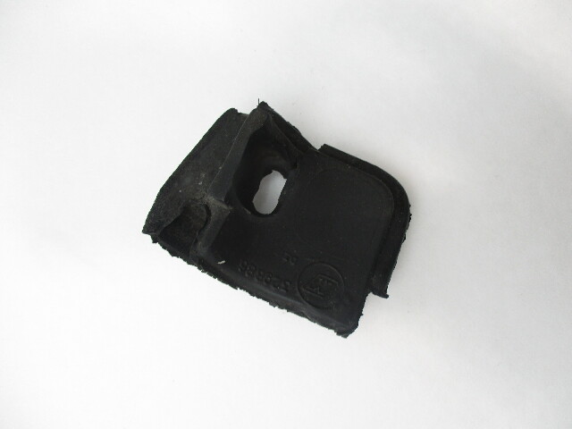 329886 OEM JOHNSON EVINRUDE OUTBOARD GROMMET 0329886