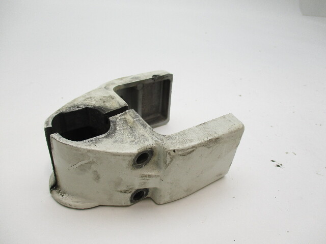 324596 324597 Johnson Evinrude OMC Port & STBD Lower Mounts 4-8 Hp 0324597