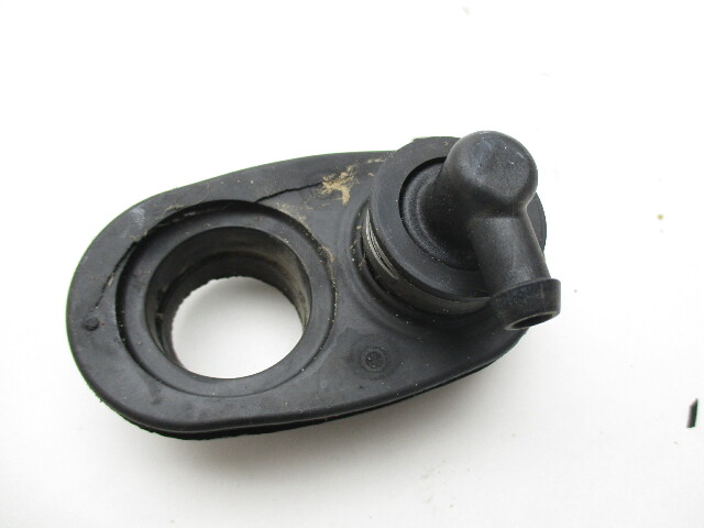 0354162 354162 OMC Overboard Water Indicator Grommet Evinrude ETec Lower Cover