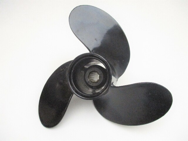 87572A10 8 3/8" x 8P Prop for Mercury 7.5, 9.8HP Outboards 8 Spline 1968-84