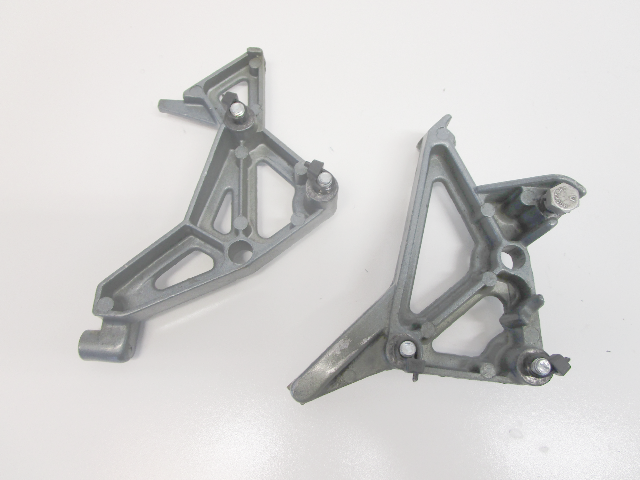 306157 308369 Evinrude Outboard 10 HP Engine Starter Bracket Set 1963