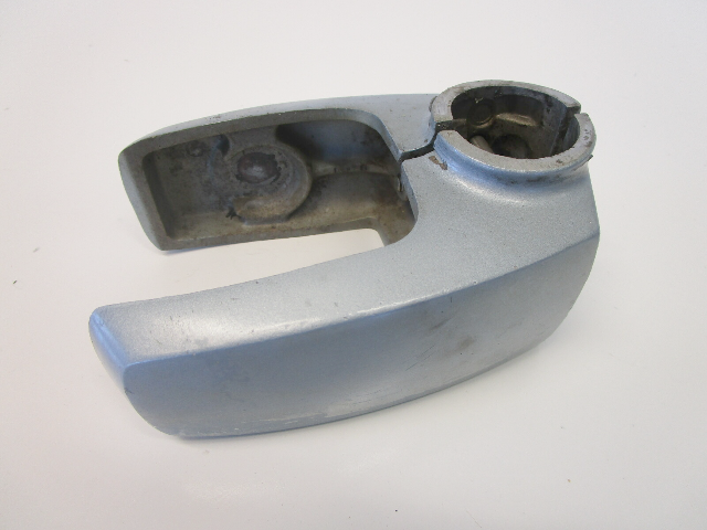 0323108 0323109 Evinrude Johnson Lower Mount Housing Assembly 20-35 HP 1976 - 99