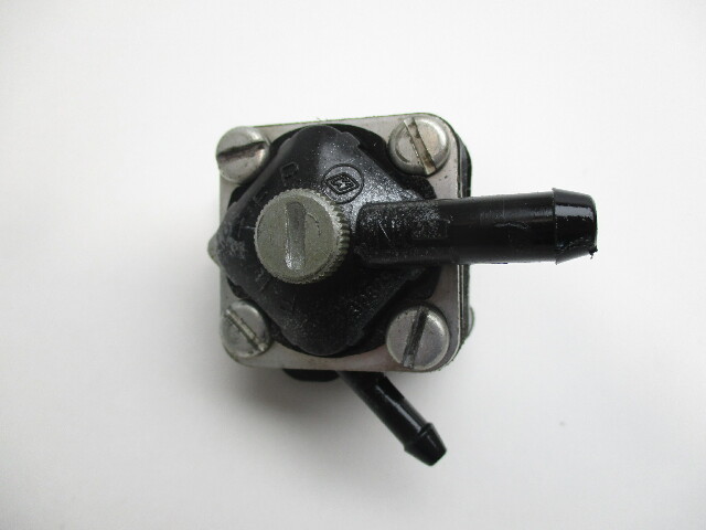 0388683 0391667 Fuel Pump Evinrude Johnson 9.9-15 Hp 388683 0386979