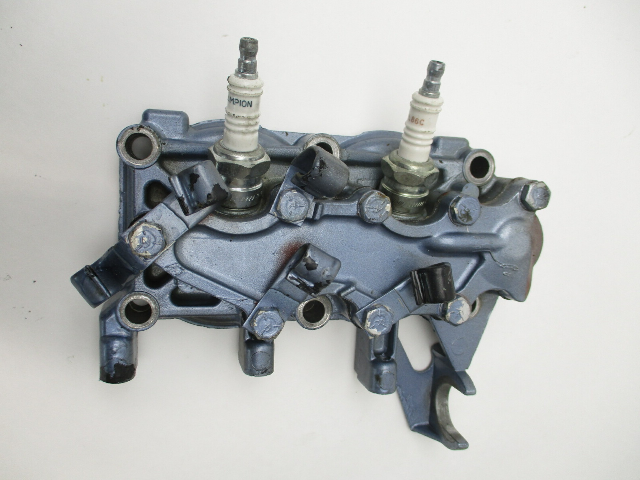 0321388 395702 Used Cylinder Head 9.9 15 HP Johnson Evinrude  1976-1980 321388
