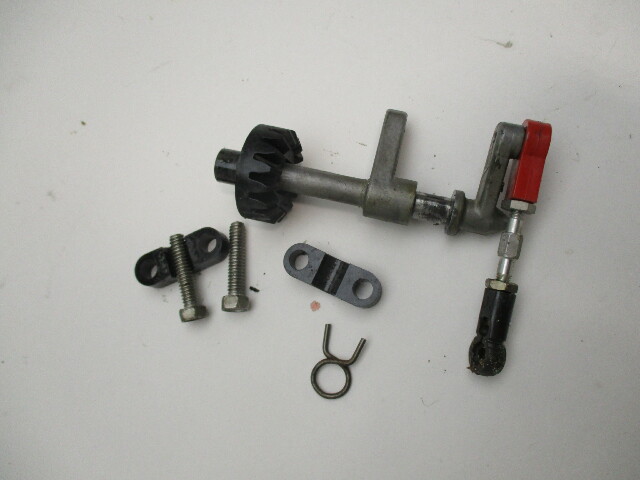 F525838 Tower Shaft Vertical Control & Throttle Linkage 7.5 HP Chrysler
