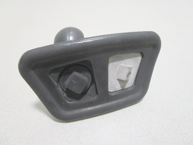 889847, 32-8320782 Mercury V6 Exhaust Idle Boot & Hose Lower Cowl