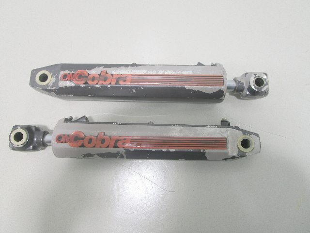 0985660 OMC Cobra Stern Drive Trim Tilt Cylinder Hydraulic Piston Ram Set (2)