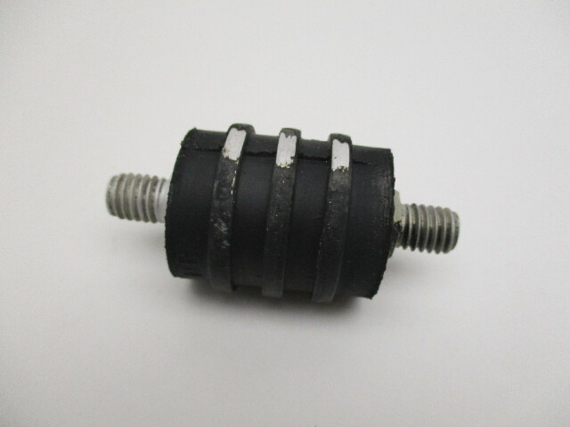 0331812 OMC Evinrude Johnson 20-35HP Upper Front Rubber Mount 0767509 Midsection