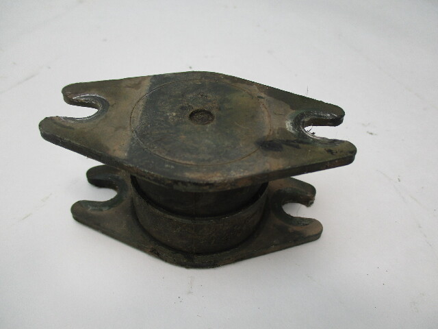 0321469 0766466 Lower Front Rubber Mount Evinrude Johnson 20 - 35 Hp