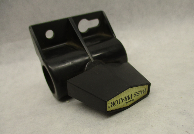 Mayfair Bass-Pirator 7/8" OD Livewell Aerator Head Shut-Off Valve & Mount