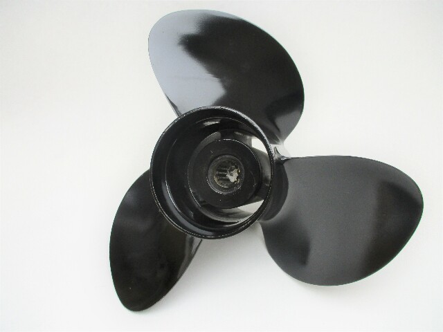 0765182 13.5 X 15 Pitch Propeller JOHNSON/EVINRUDE/OMC Cobra Engines 13 spline