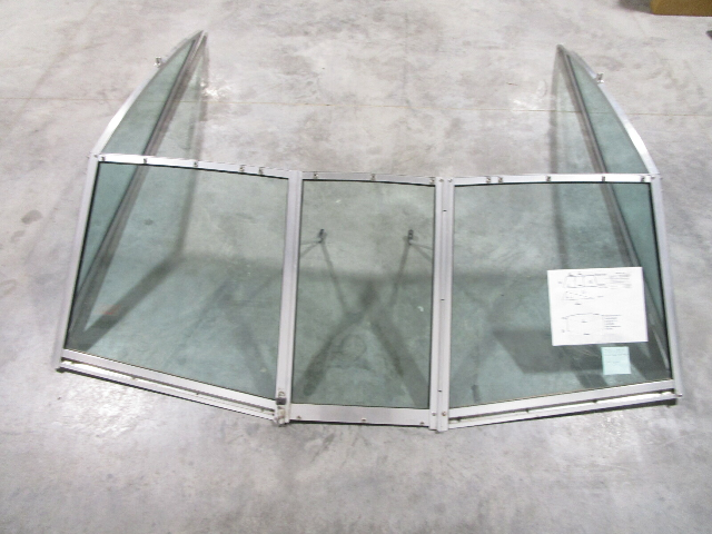 1990 Sea Ray 180 Bowrider Marine Boat Windshield Walk Through Window Glass