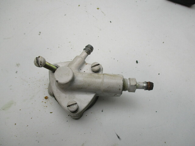 F901746-2 Chrysler 7.5 Hp Outboard Fuel Pump Cover 8199931